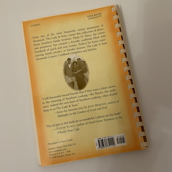 Paula Deen Lady & Sons Savannah Country Cookbook 98’ & 2 Collection Napkins NWOT - Picture 6 of 14